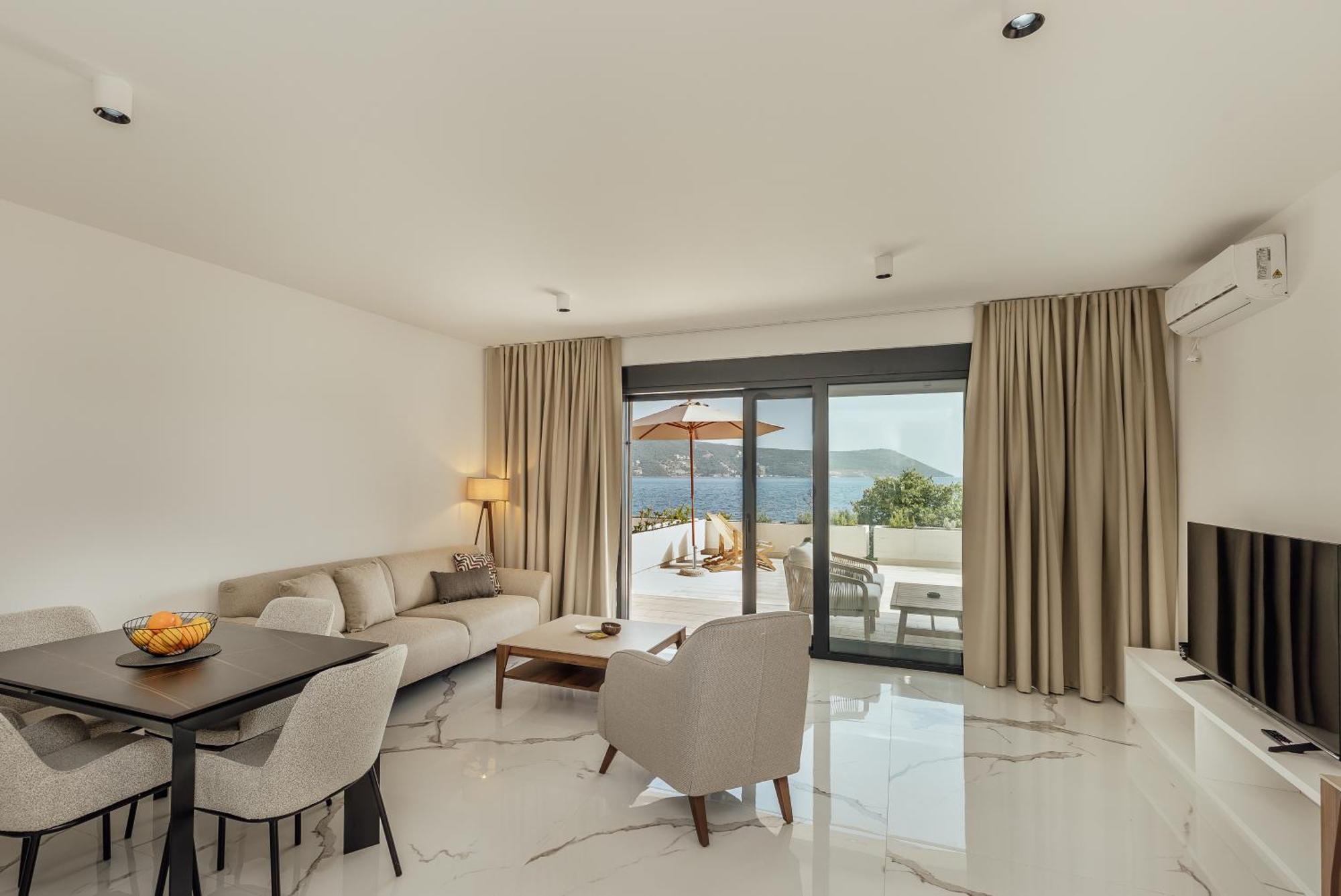 Savina Beachfront Oasis Herceg Novi Exterior foto